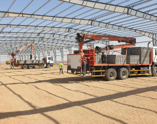 Crane lift during Pack-4 steel erection
